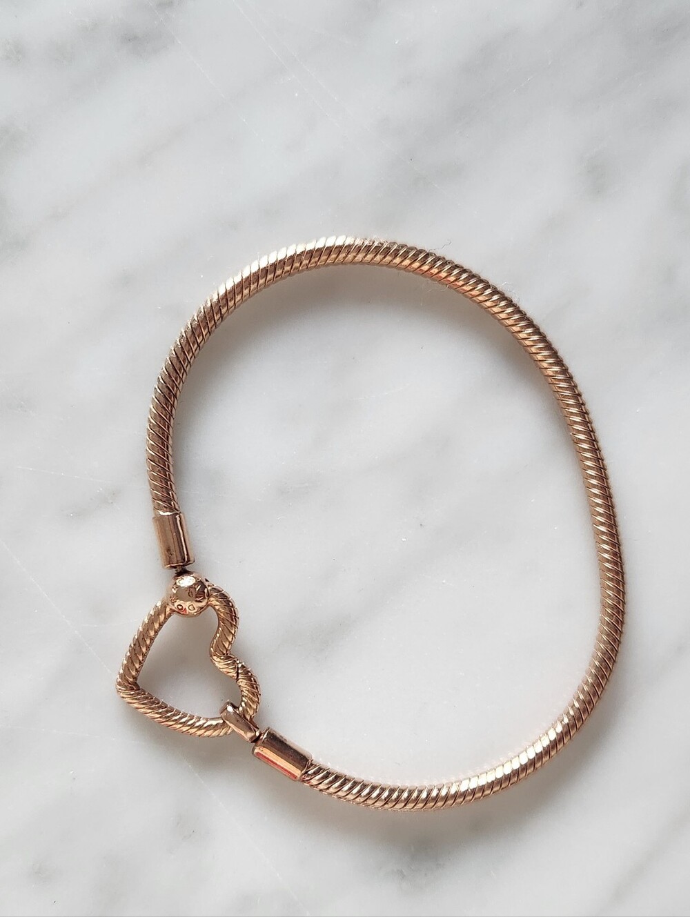 Authentic Pandora Moments Heart Closure Snake Bracelet 14k rose gold plating